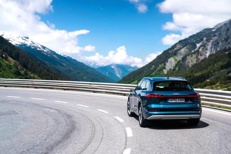  Audi e-tron 55 Quattro 2019 года  (WW) (фото 377 из 452)
